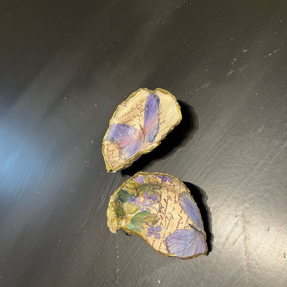 Oyster Shell Art - Picture 2 of 2